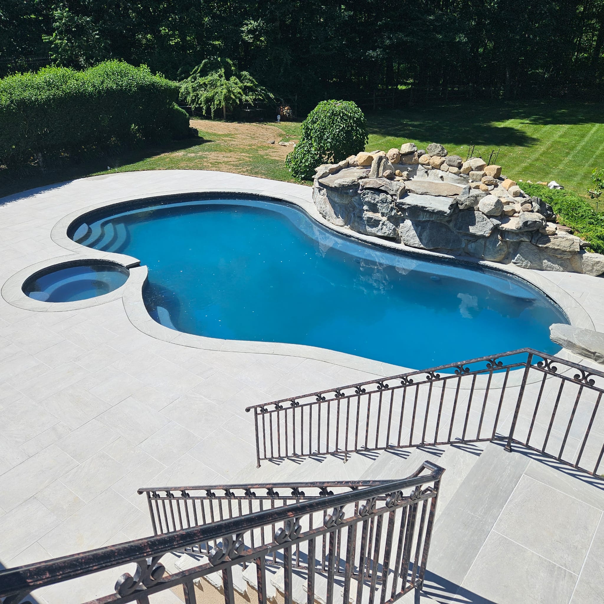 Custom Outdoor Living Space Design